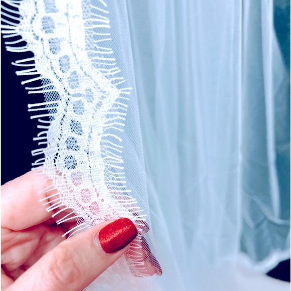 💕A single Tiered Bridal Wedding Veil. - Picture 3 of 6